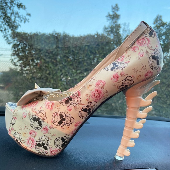 Show Story Shoes - Lady’s Show Story Pink Rose Skull Platform Heels